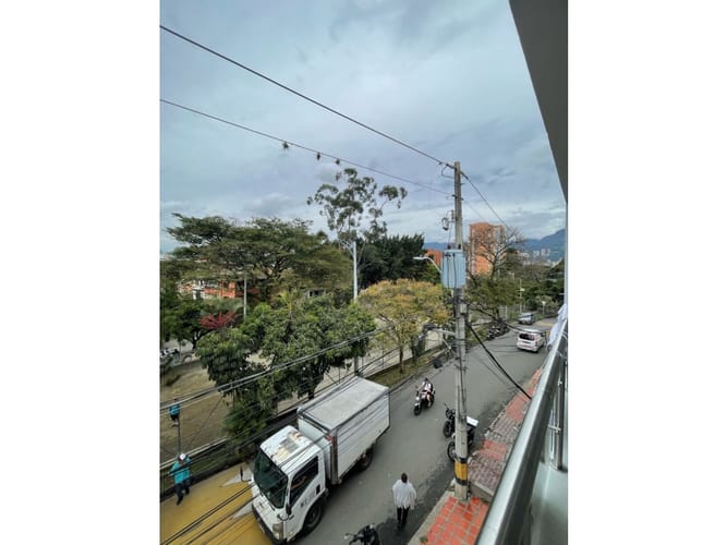 Casa de 4 alcobas en arriendo en Loma De Los Bernal, Medellín, 100 m² · foto 5 de 21