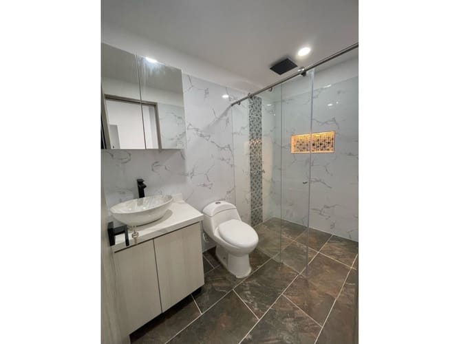 Casa de 4 alcobas en arriendo en Loma De Los Bernal, Medellín, 100 m² · foto 8 de 21