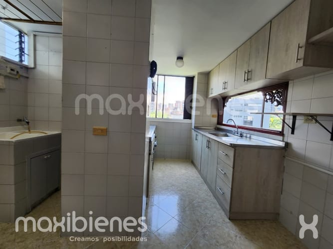 Apartamento de 3 alcobas en arriendo en La Florida, Medellín, 95 m² · foto 2 de 19