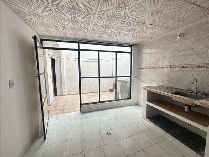Casa de 7 alcobas en venta en Manzanares, Neiva, 205 m² · foto 3 de 14