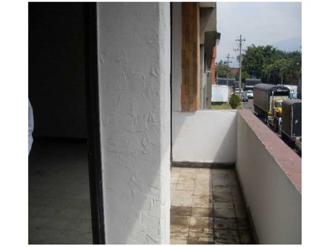 Local en arriendo en San Fernando, Medellín, 290 m² · foto 2 de 6