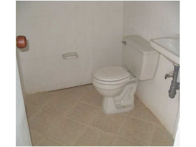Local en arriendo en San Fernando, Medellín, 290 m² · foto 3 de 6