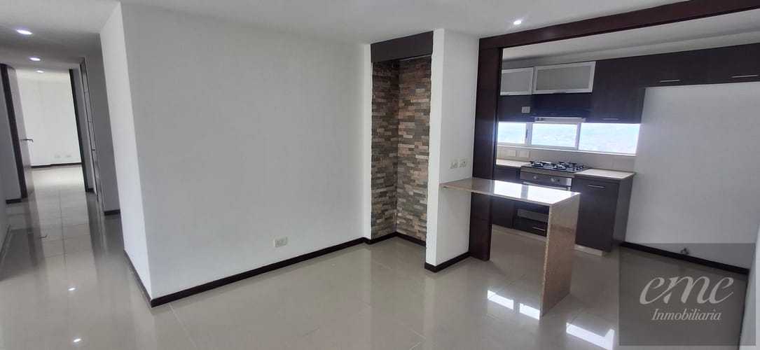 Apartamento de 4 alcobas en arriendo en Los Balsos, Medellín, 114 m² · foto 3 de 24