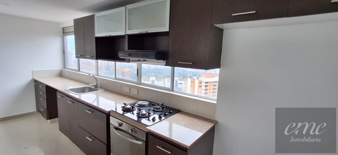 Apartamento de 4 alcobas en arriendo en Los Balsos, Medellín, 114 m² · foto 4 de 24