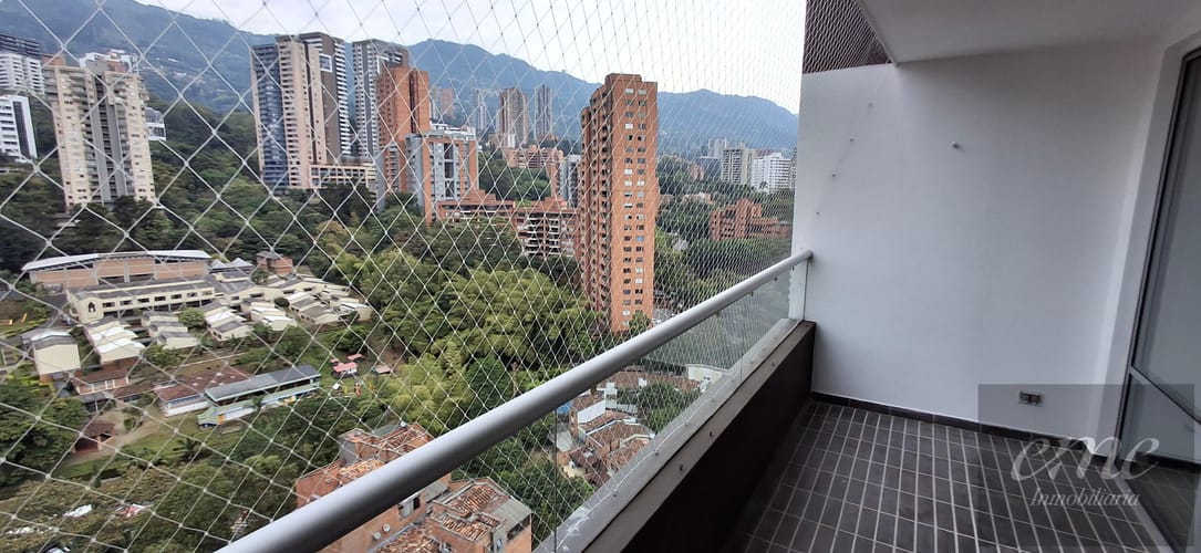 Apartamento de 4 alcobas en arriendo en Los Balsos, Medellín, 114 m² · foto 6 de 24