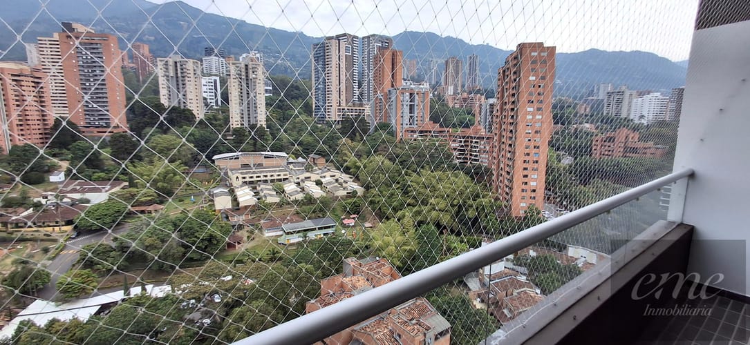 Apartamento de 4 alcobas en arriendo en Los Balsos, Medellín, 114 m² · foto 7 de 24
