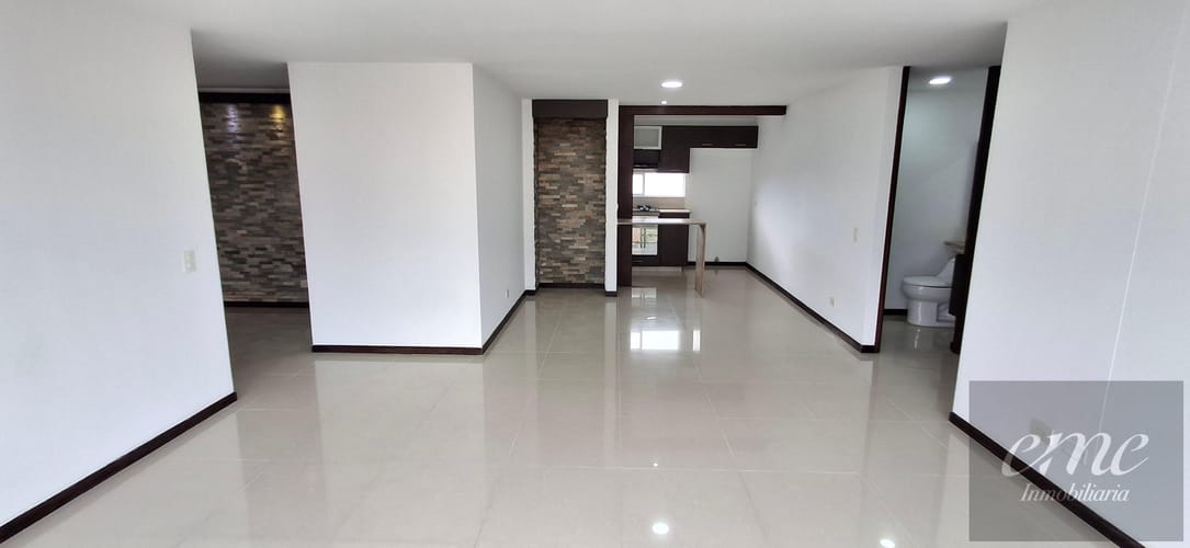 Apartamento de 4 alcobas en arriendo en Los Balsos, Medellín, 114 m² · foto 8 de 24
