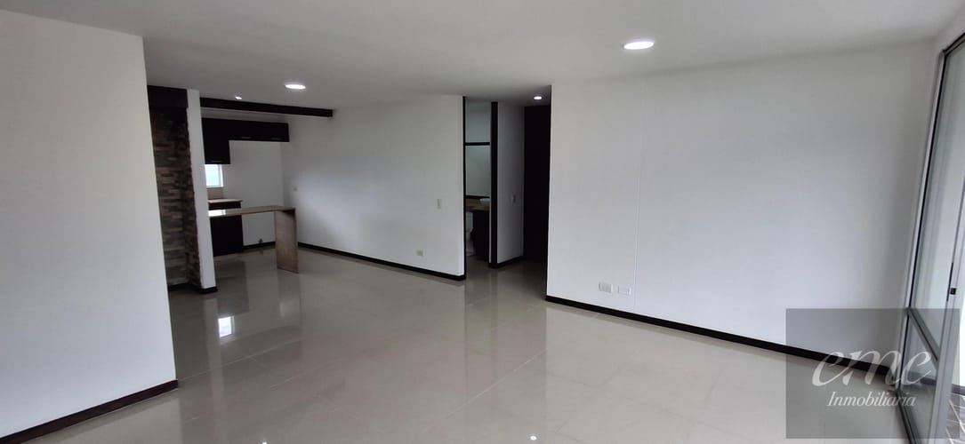 Apartamento de 4 alcobas en arriendo en Los Balsos, Medellín, 114 m² · foto 9 de 24
