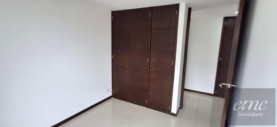 Apartamento de 4 alcobas en arriendo en Los Balsos, Medellín, 114 m² · foto 14 de 24