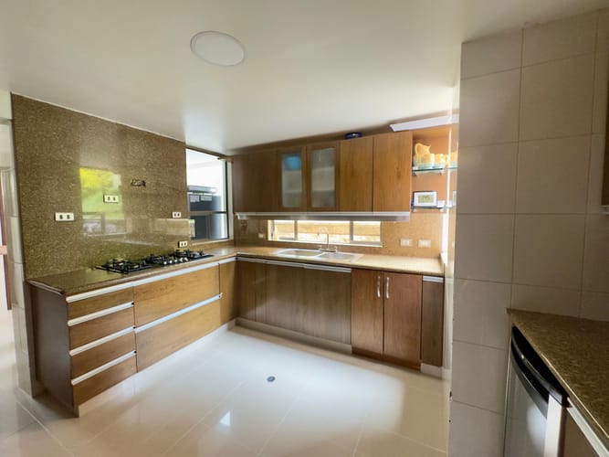Casa de 4 alcobas en venta en Los Naranjos, Envigado, 370 m² · foto 7 de 17