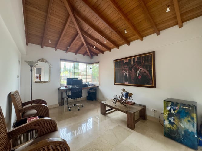 Casa de 4 alcobas en venta en Los Naranjos, Envigado, 370 m² · foto 13 de 17
