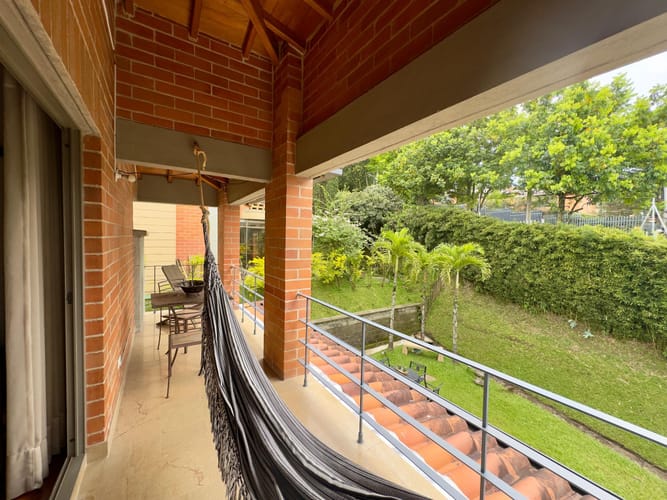 Casa de 4 alcobas en venta en Los Naranjos, Envigado, 370 m² · foto 16 de 17