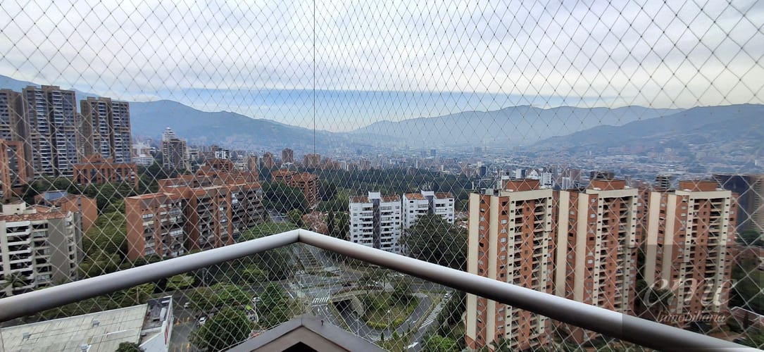 Apartamento de 4 alcobas en arriendo en Los Balsos, Medellín, 114 m² · foto 19 de 24
