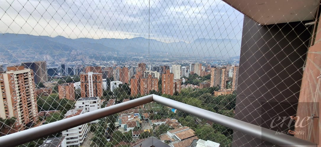 Apartamento de 4 alcobas en arriendo en Los Balsos, Medellín, 114 m² · foto 20 de 24