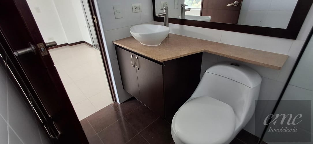 Apartamento de 4 alcobas en arriendo en Los Balsos, Medellín, 114 m² · foto 22 de 24