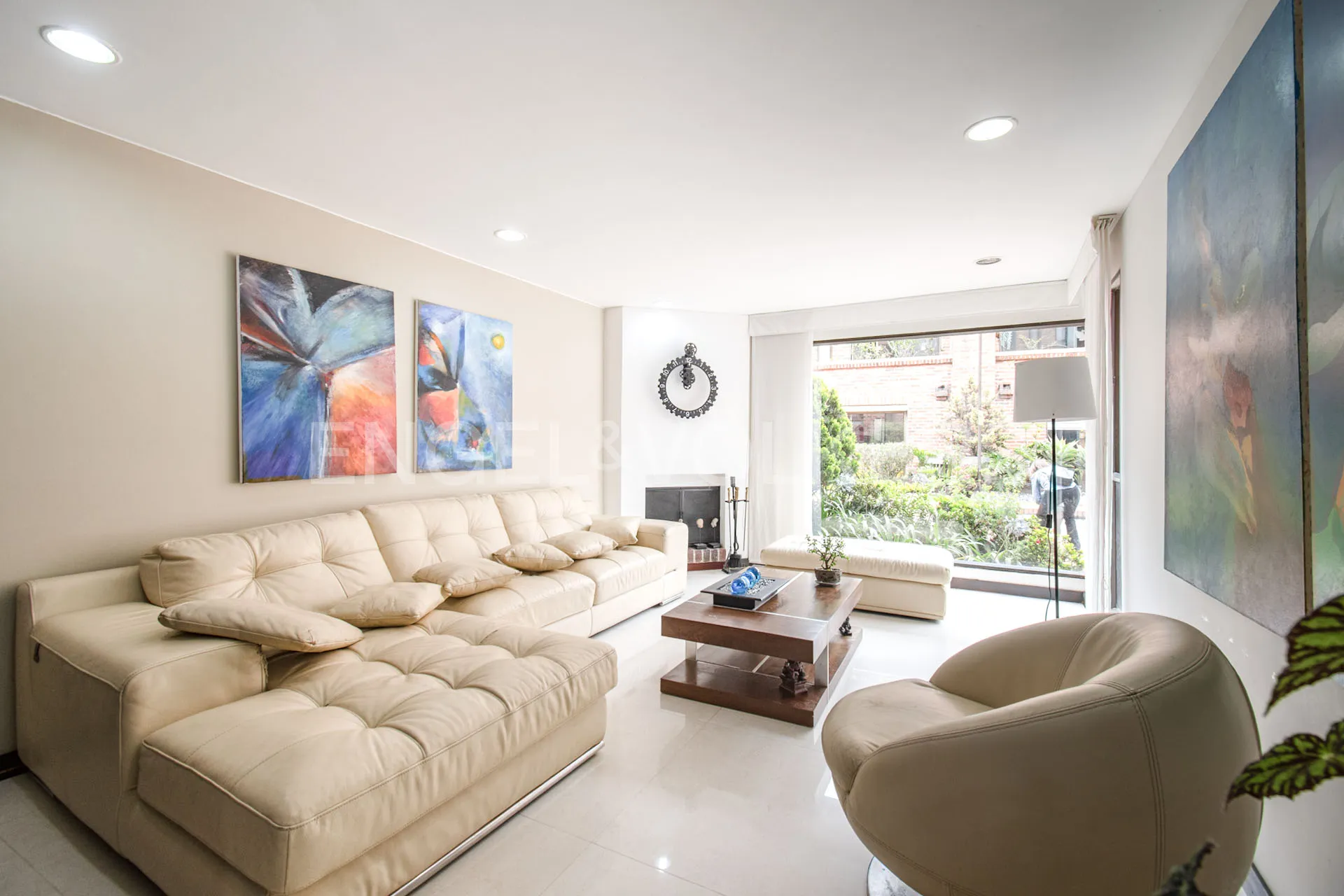 Casa en venta en Gratamira, Bogotá · foto 2 de 20