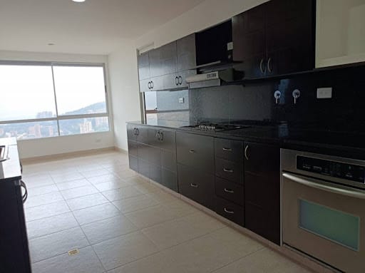 Apartamento de 3 alcobas en arriendo en La Calera, Medellín, 224 m² · foto 4 de 22