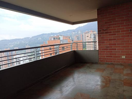 Apartamento de 3 alcobas en arriendo en La Calera, Medellín, 224 m² · foto 7 de 22