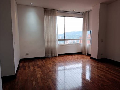 Apartamento de 3 alcobas en arriendo en La Calera, Medellín, 224 m² · foto 18 de 22