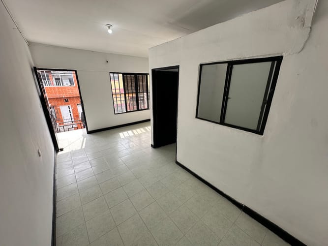 Apartamento en arriendo en Las Delicias, Cali · foto 3 de 14