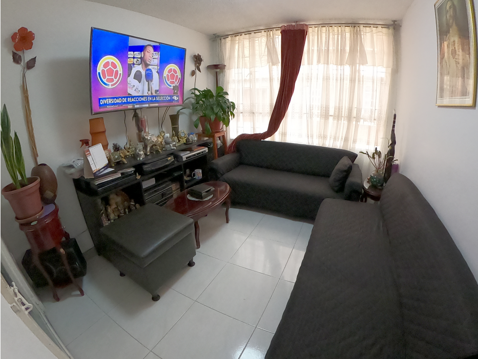 Casa en venta en Lago De Suba, Bogotá · foto 2 de 24