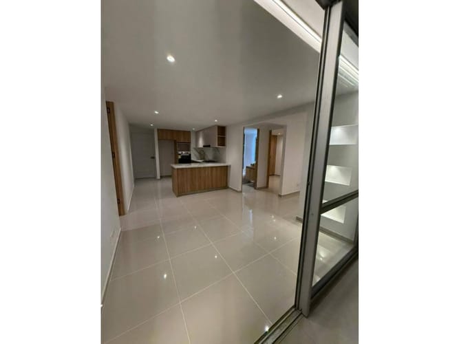 Apartamento de 2 alcobas en venta en Bochalema, Cali, 70 m² · foto 2 de 23