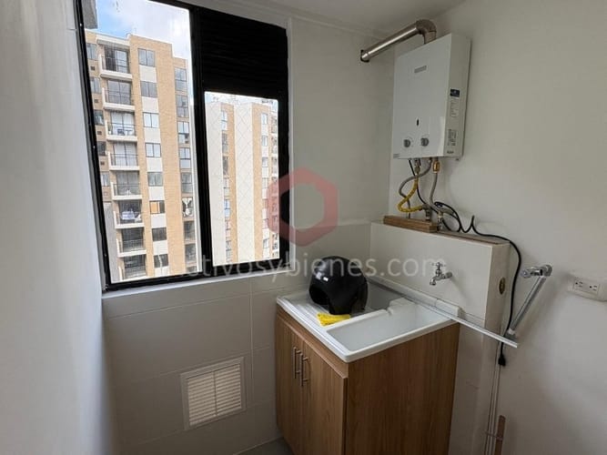 Apartamento de 2 alcobas en venta en Cuatro Esquinas, Rionegro, 49 m² · foto 3 de 16