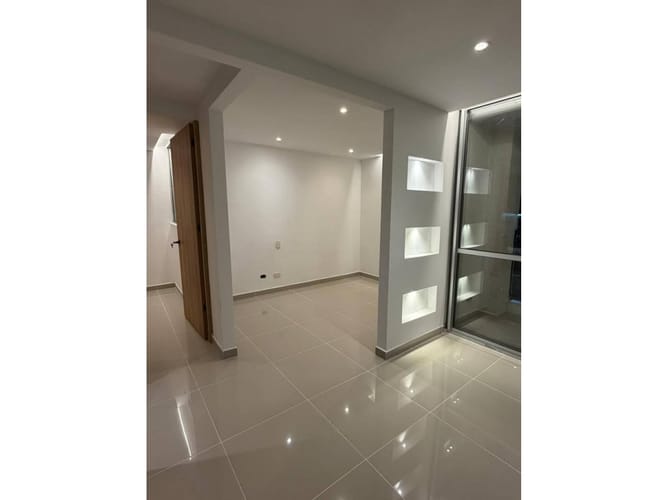 Apartamento de 2 alcobas en venta en Bochalema, Cali, 70 m² · foto 4 de 23