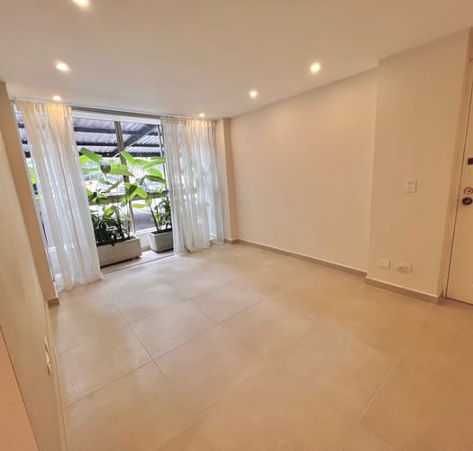 Apartamento de 3 alcobas en venta en Los Balsos, Medellín, 72 m² · foto 2 de 14