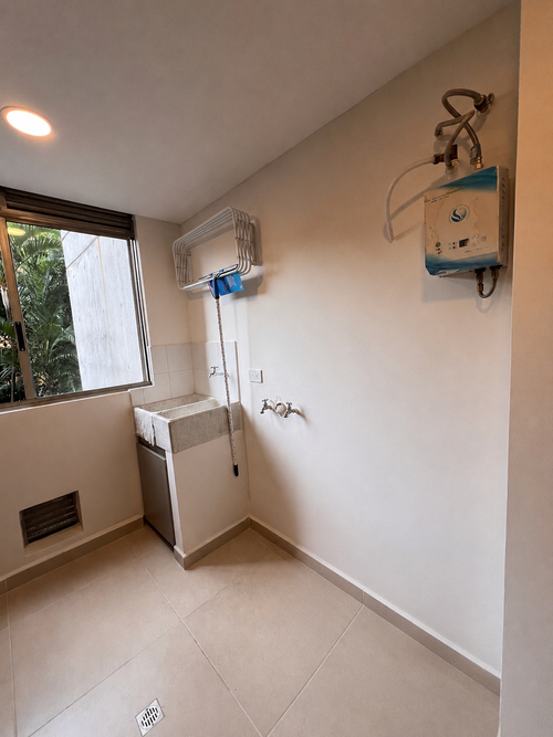 Apartamento de 3 alcobas en venta en Los Balsos, Medellín, 72 m² · foto 5 de 14