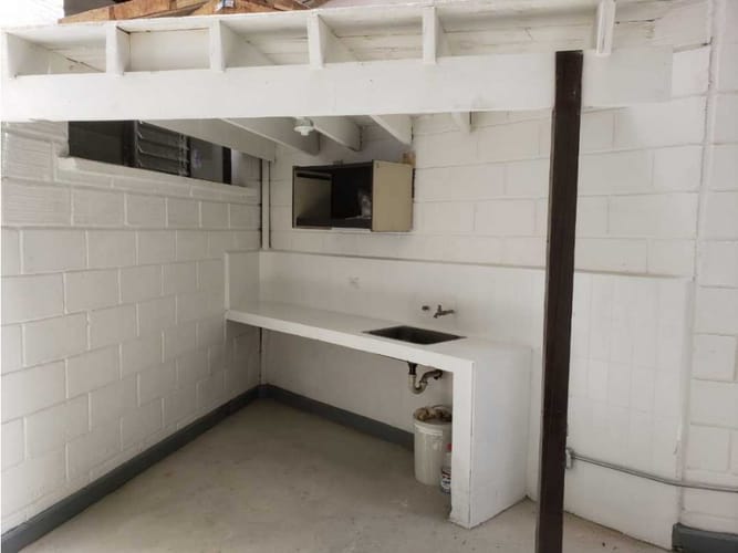 Bodega en arriendo en San Fernando, Medellín, 280 m² · foto 8 de 12