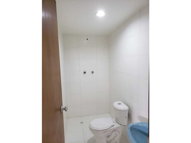 Bodega en arriendo en San Fernando, Medellín, 280 m² · foto 9 de 12