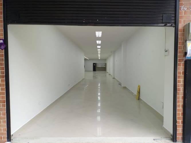 Local en arriendo en La América, Medellín, 410 m² · foto 2 de 24