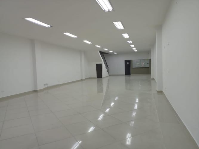 Local en arriendo en La América, Medellín, 410 m² · foto 13 de 24