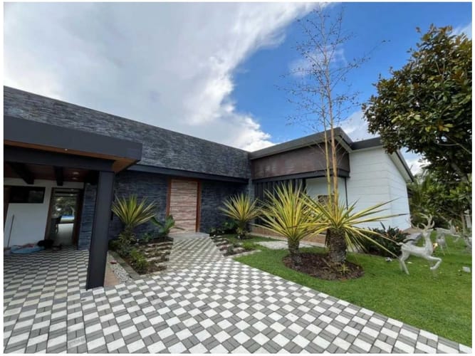 Casa de 3 alcobas en venta en Llano Grande, Rionegro, 476 m² · foto 3 de 14