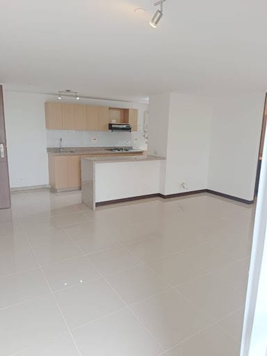 Apartamento de 3 alcobas en arriendo en Rionegro, 90 m² · foto 2 de 21