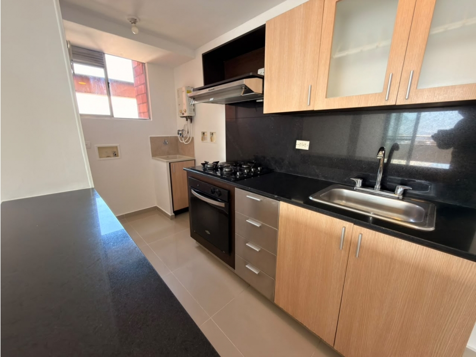 Apartamento en arriendo en Los Colores, Medellín · foto 2 de 20