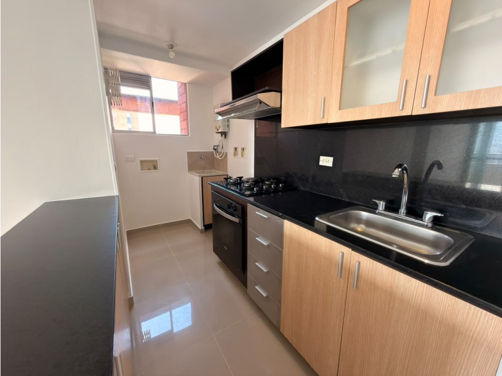Apartamento en arriendo en Los Colores, Medellín · foto 3 de 20