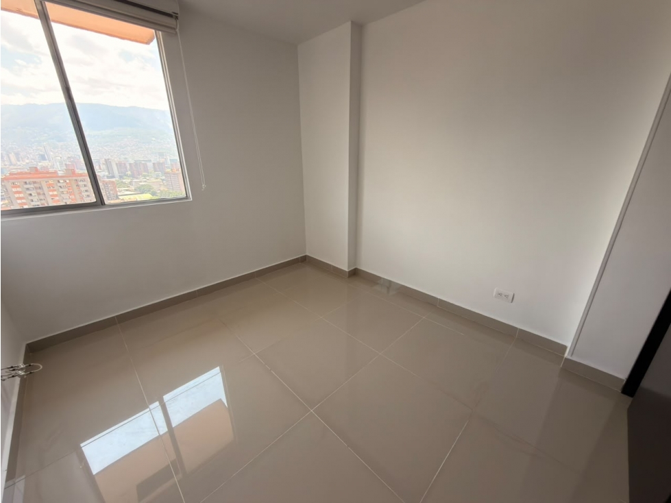 Apartamento en arriendo en Los Colores, Medellín · foto 12 de 20