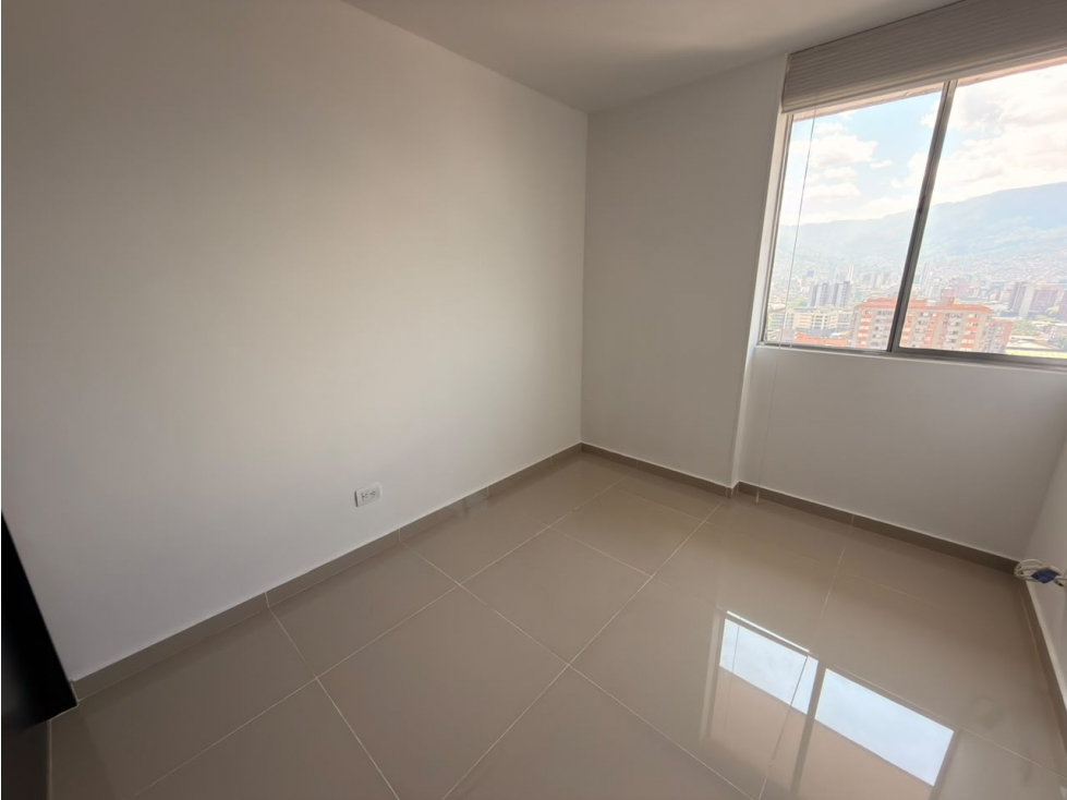 Apartamento en arriendo en Los Colores, Medellín · foto 14 de 20