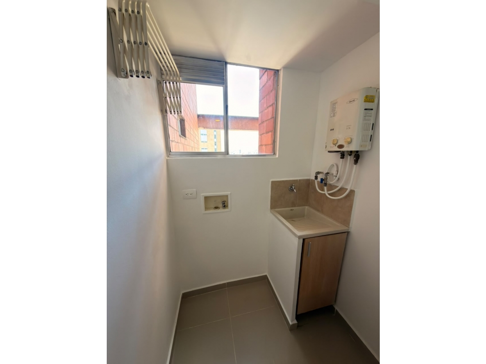 Apartamento en arriendo en Los Colores, Medellín · foto 20 de 20