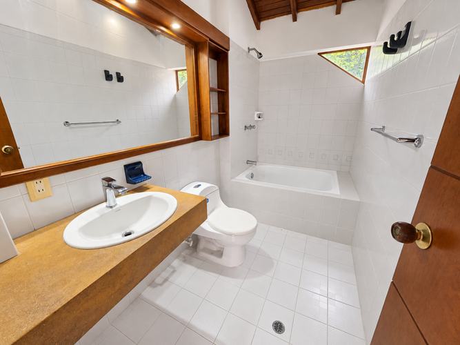 Casa de 4 alcobas en venta en Lagos Del Cacique, Bucaramanga, 243 m² · foto 5 de 23