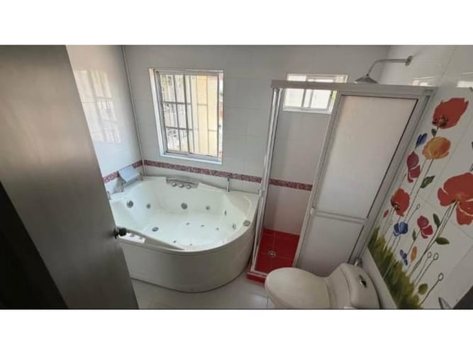 Casa de 4 alcobas en venta en Versalles, Floridablanca, 124 m² · foto 7 de 18