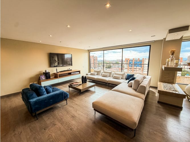 Apartamento de 3 alcobas en venta en Ilarco, Bogotá, 176 m² · foto 4 de 24