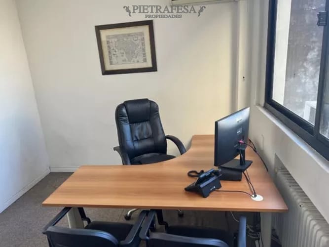 Oficina en alquiler, 2baños, amueblada. Ciudad Vieja. · Foto 3