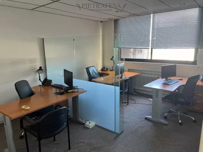 Oficina en alquiler, 2baños, amueblada. Ciudad Vieja. · Foto 6