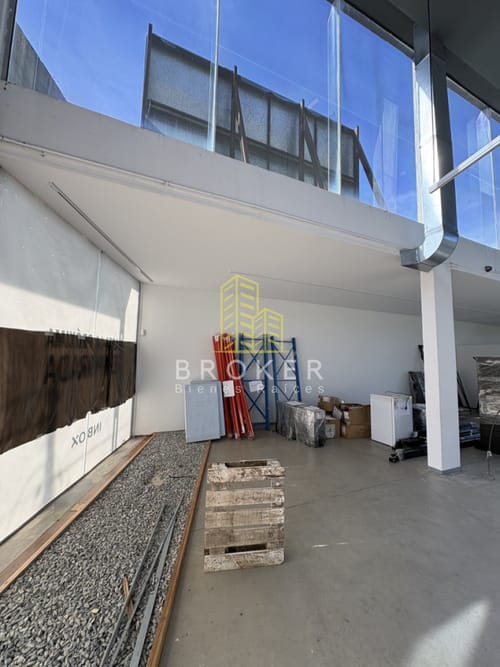 ALQUILER EN EXCLUSIVIDAD DE INCREÍBLE LOCAL COMERCIAL EN LA BARRA · Foto 4