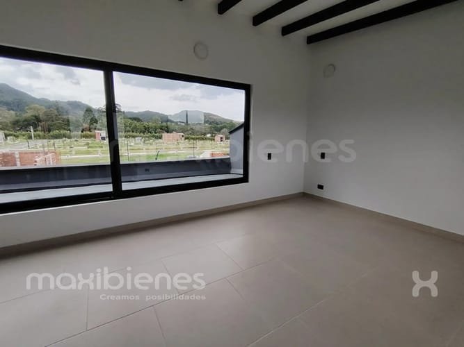 Casa de 4 alcobas en arriendo en San Nicolas, La Ceja, 220 m² · foto 9 de 23