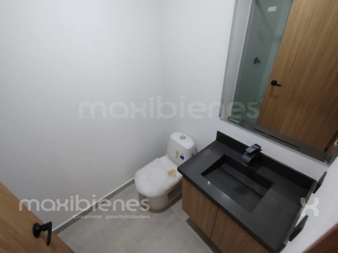 Casa de 4 alcobas en arriendo en San Nicolas, La Ceja, 220 m² · foto 10 de 23