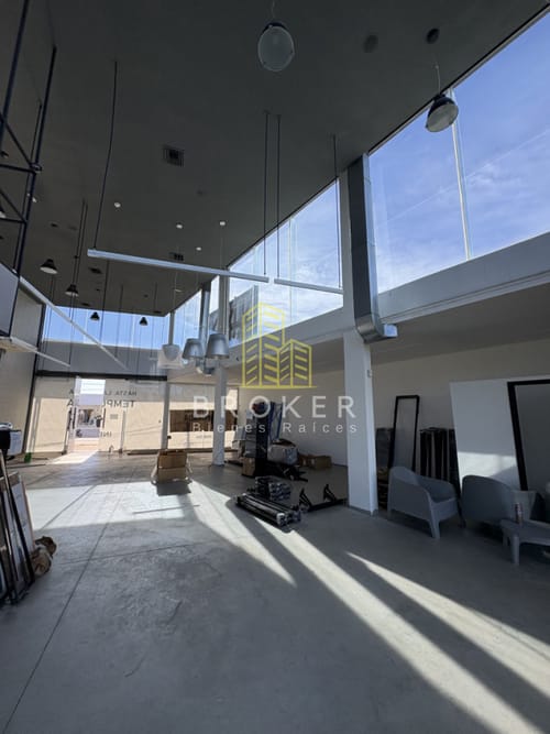 ALQUILER EN EXCLUSIVIDAD DE INCREÍBLE LOCAL COMERCIAL EN LA BARRA · Foto 7